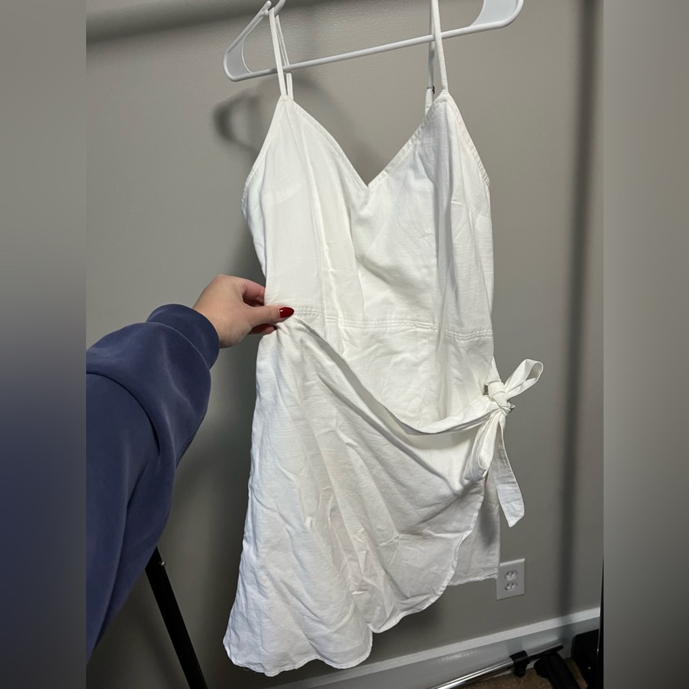 NWT white Abercrombie wrap dress